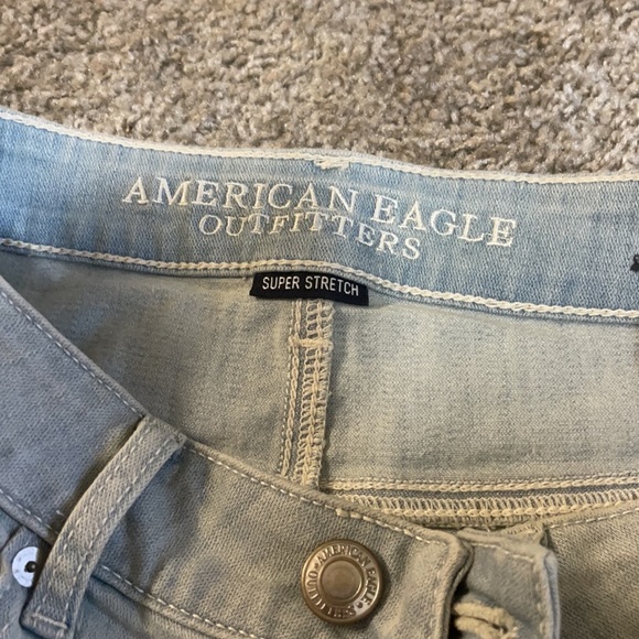 American Eagle light wash distressed shorts - Picture 4 of 6